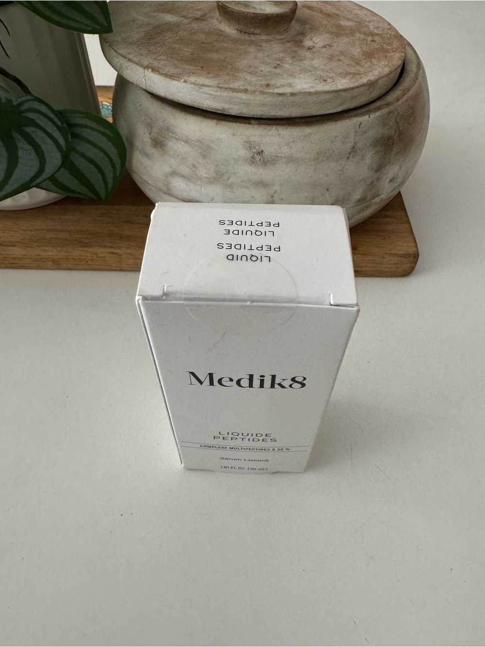 Medik8 Liquid Peptides - Line Smoothing Serum - Picture 6 of 7